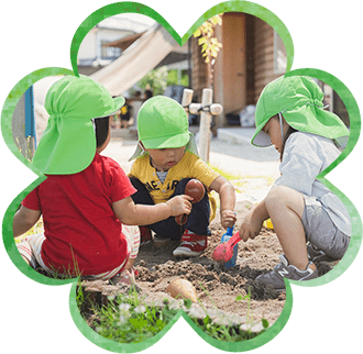 自然観察をする子どもたち